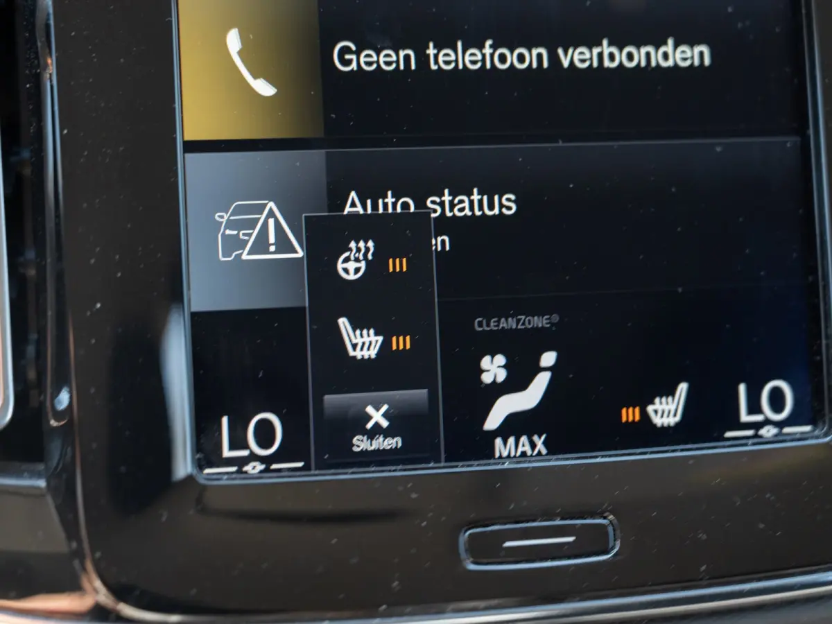 1.5 T4 211PK Momentum | Carplay | Camera | Dealer Ond.