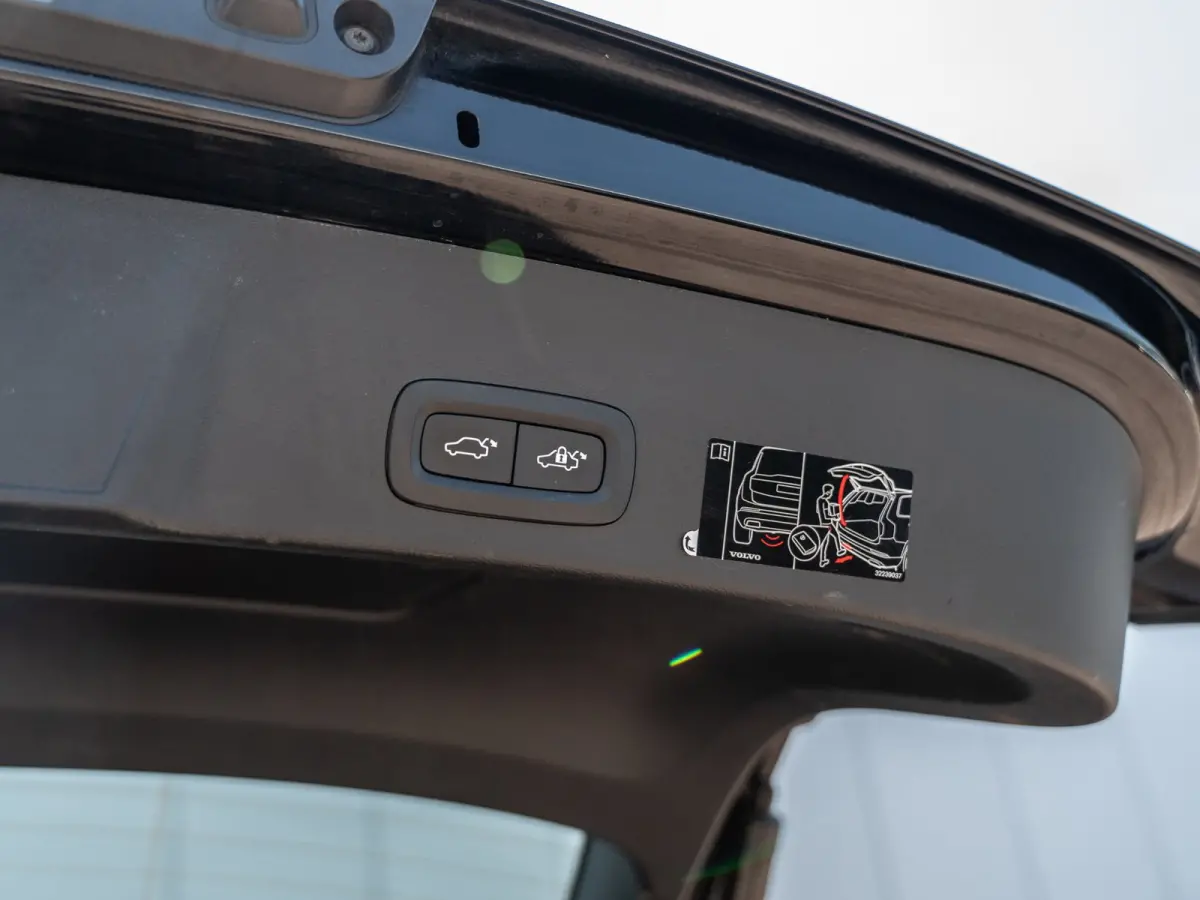 1.5 T4 211PK Momentum | Carplay | Camera | Dealer Ond.
