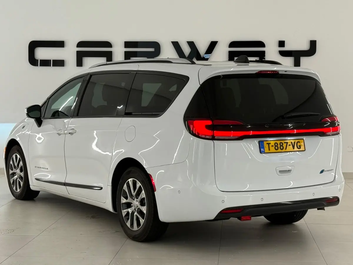 3.6 V6 Hybrid Pacifica Pinnacle 7-zits Full option