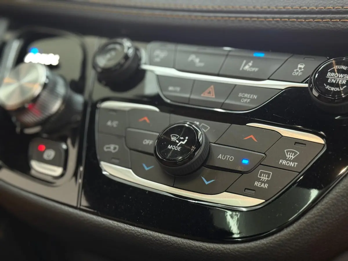 3.6 V6 Hybrid Pacifica Pinnacle 7-zits Full option