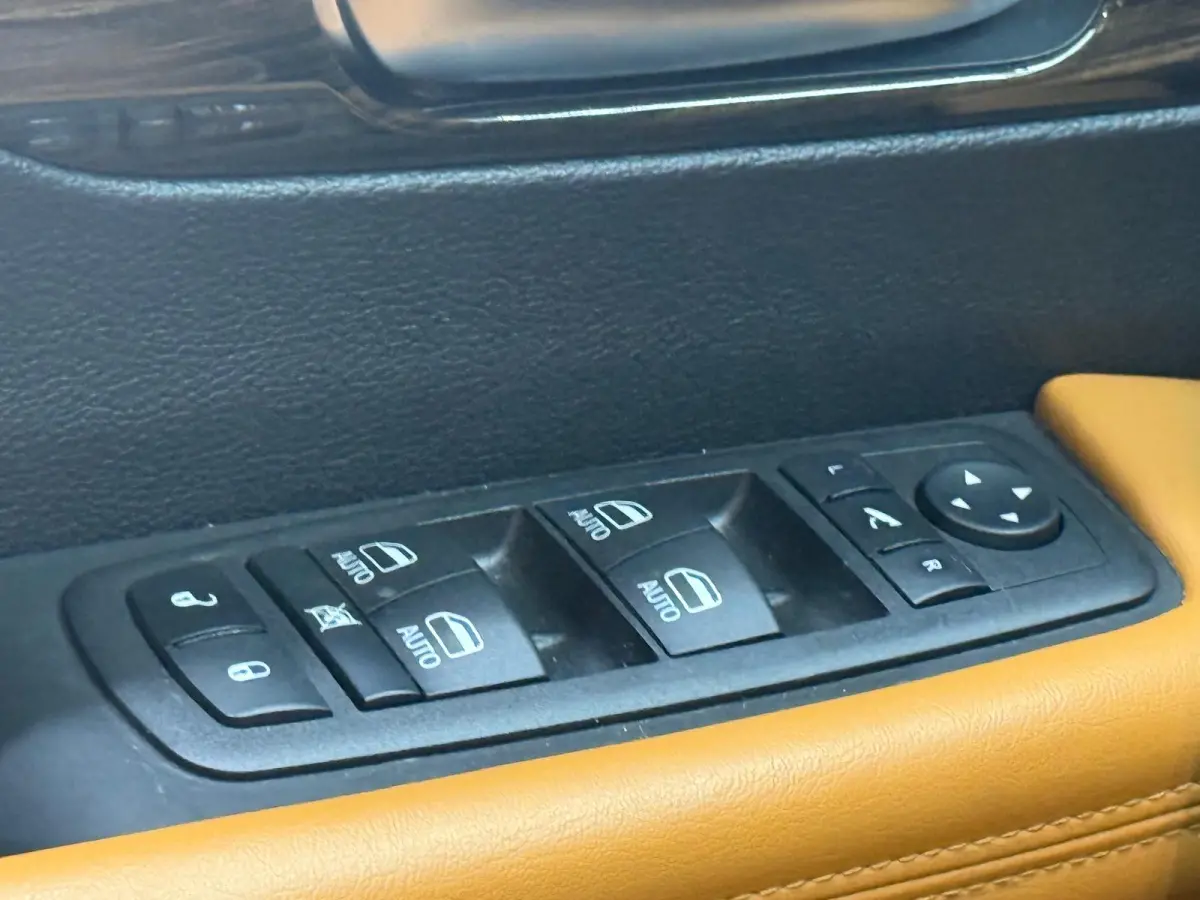 3.6 V6 Hybrid Pacifica Pinnacle 7-zits Full option