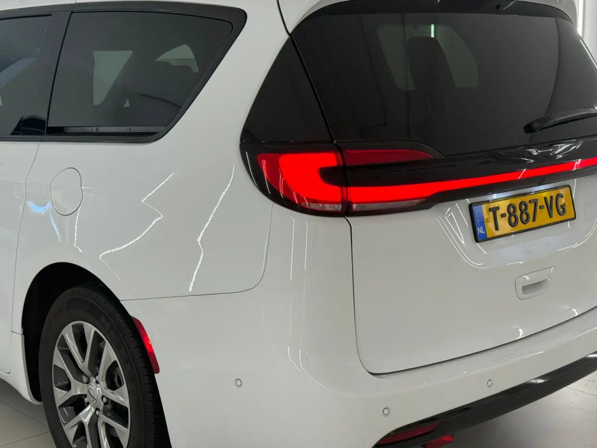 3.6 V6 Hybrid Pacifica Pinnacle 7-zits Full option