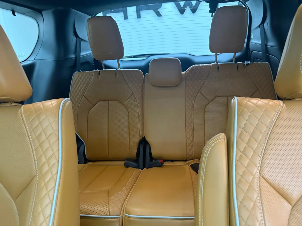 3.6 V6 Hybrid Pacifica Pinnacle 7-zits Full option