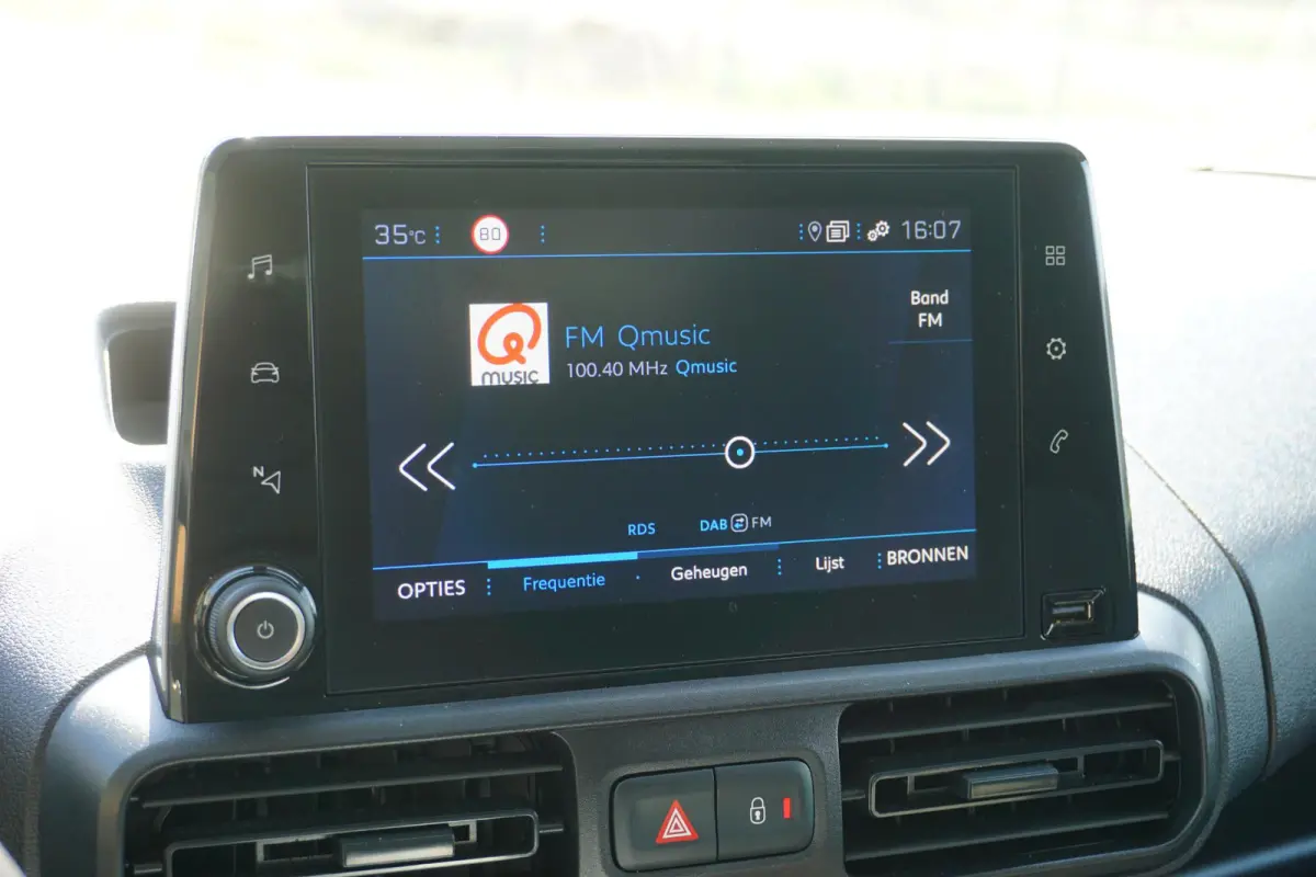 1.5 BlueHDi 100 L1 in Topstaat ||MARGE geen BTW |1e eigenaar |Metallic |Cruise |Navigatie |Carplay |Android Auto |EURO6D |100 pk |Betimmering