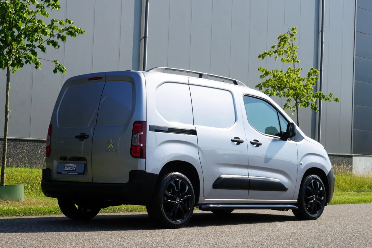 1.5 BlueHDi 100 L1 in Topstaat ||MARGE geen BTW |1e eigenaar |Metallic |Cruise |Navigatie |Carplay |Android Auto |EURO6D |100 pk |Betimmering