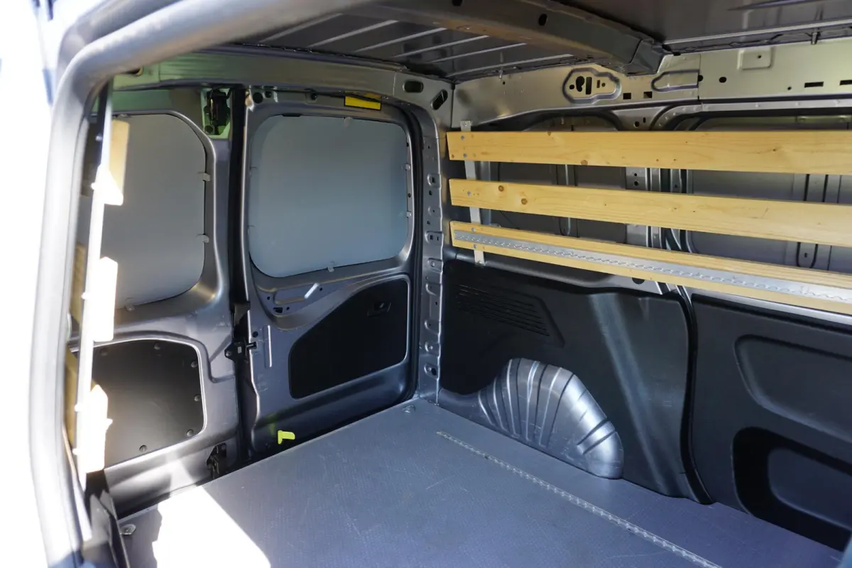 1.5 BlueHDi 100 L1 in Topstaat ||MARGE geen BTW |1e eigenaar |Metallic |Cruise |Navigatie |Carplay |Android Auto |EURO6D |100 pk |Betimmering