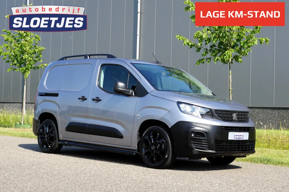1.5 BlueHDi 100 L1 in Topstaat ||MARGE geen BTW |1e eigenaar |Metallic |Cruise |Navigatie |Carplay |Android Auto |EURO6D |100 pk |Betimmering