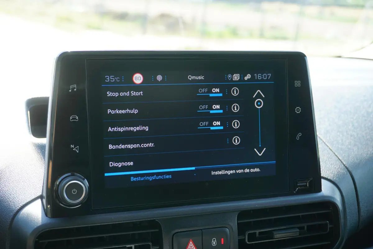 1.5 BlueHDi 100 L1 in Topstaat ||MARGE geen BTW |1e eigenaar |Metallic |Cruise |Navigatie |Carplay |Android Auto |EURO6D |100 pk |Betimmering