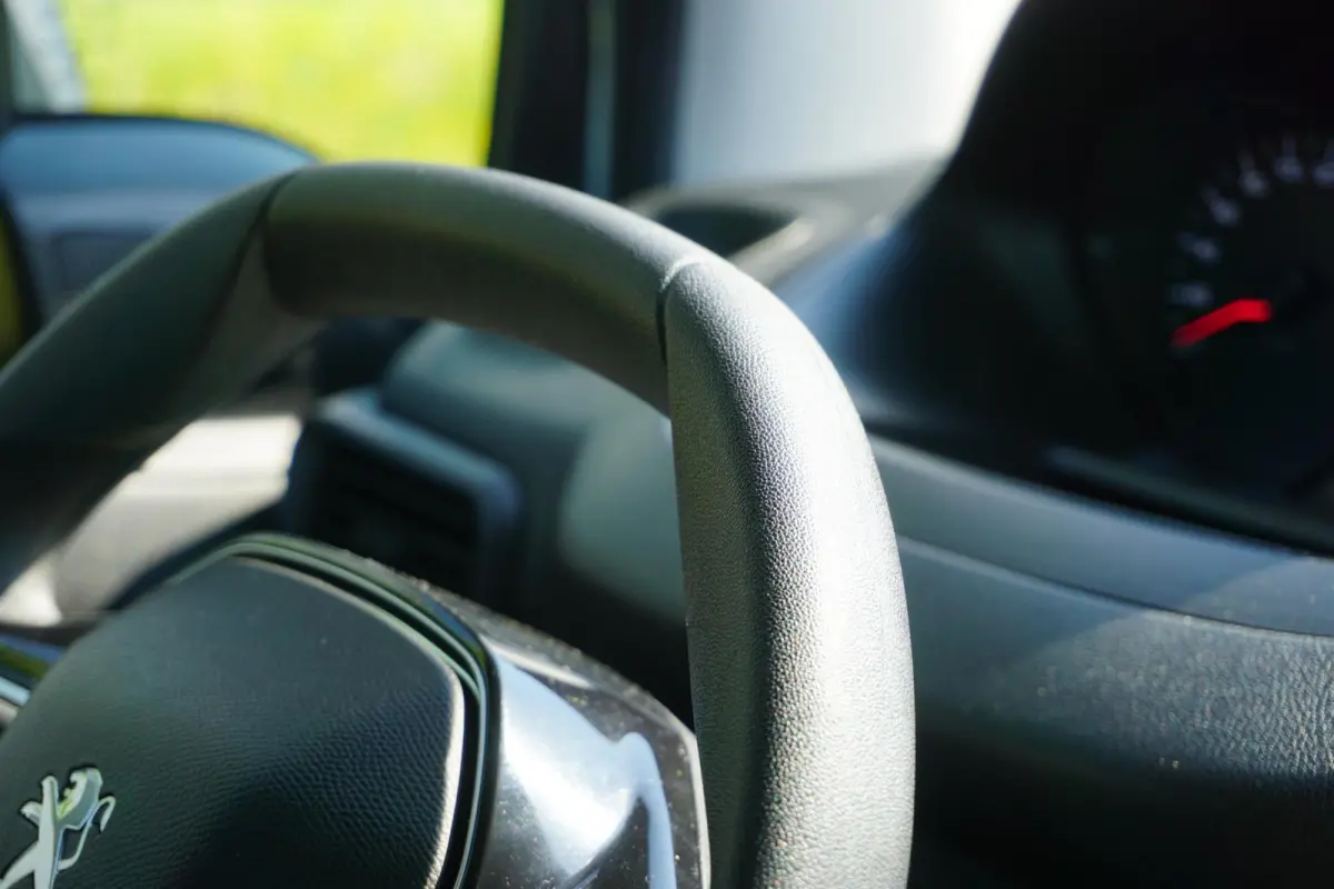 1.5 BlueHDi 100 L1 in Topstaat ||MARGE geen BTW |1e eigenaar |Metallic |Cruise |Navigatie |Carplay |Android Auto |EURO6D |100 pk |Betimmering