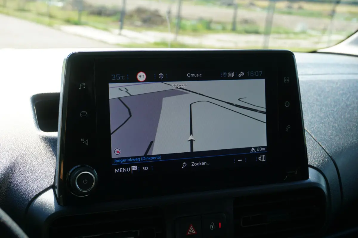 1.5 BlueHDi 100 L1 in Topstaat ||MARGE geen BTW |1e eigenaar |Metallic |Cruise |Navigatie |Carplay |Android Auto |EURO6D |100 pk |Betimmering