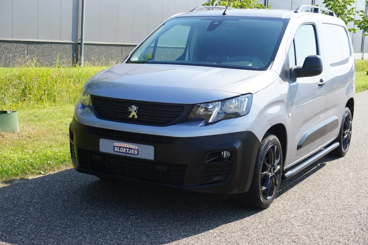 1.5 BlueHDi 100 L1 in Topstaat ||MARGE geen BTW |1e eigenaar |Metallic |Cruise |Navigatie |Carplay |Android Auto |EURO6D |100 pk |Betimmering