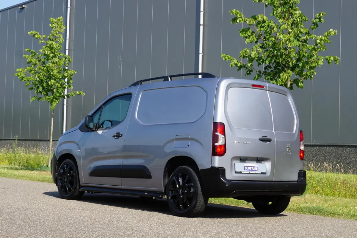 1.5 BlueHDi 100 L1 in Topstaat ||MARGE geen BTW |1e eigenaar |Metallic |Cruise |Navigatie |Carplay |Android Auto |EURO6D |100 pk |Betimmering