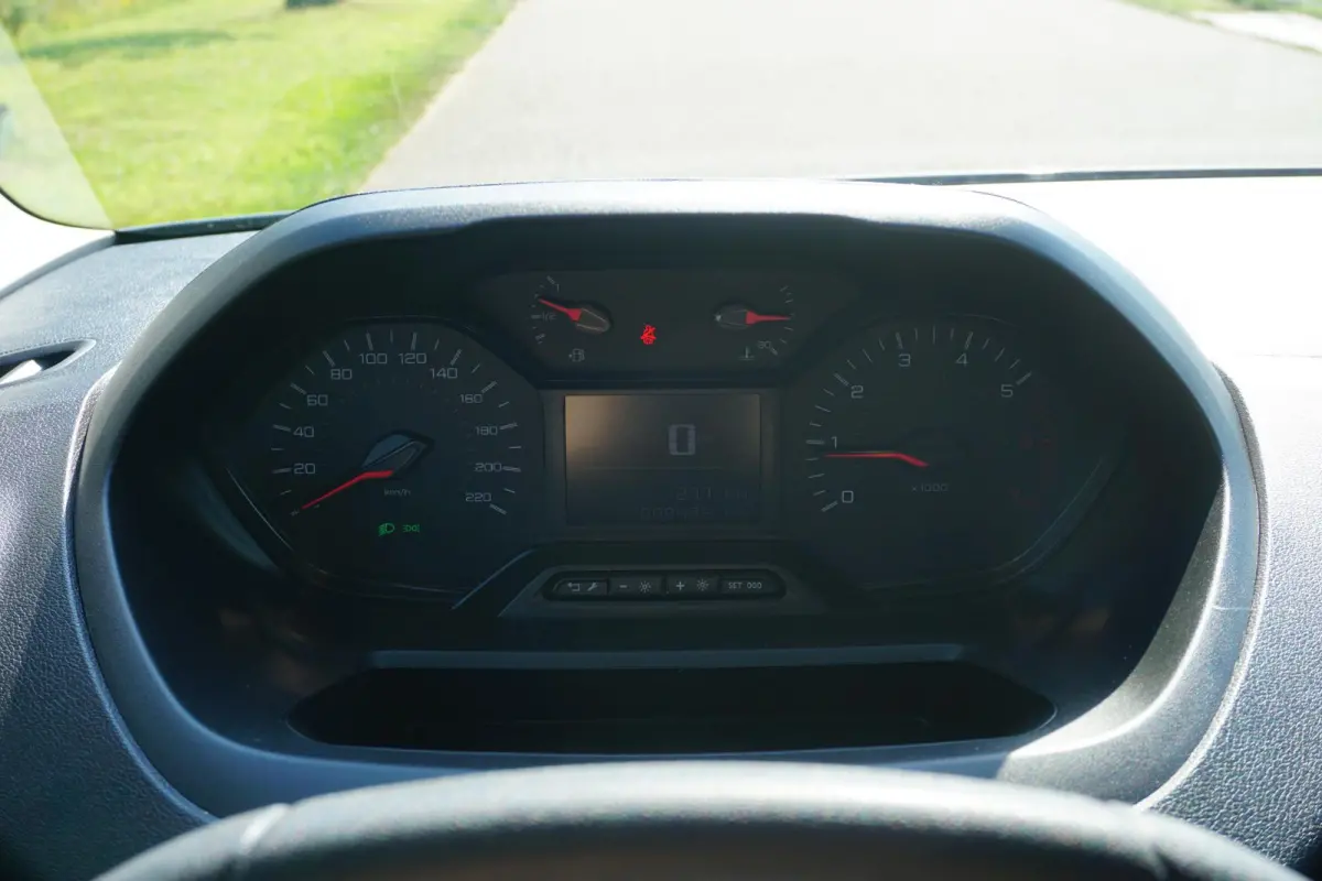 1.5 BlueHDi 100 L1 in Topstaat ||MARGE geen BTW |1e eigenaar |Metallic |Cruise |Navigatie |Carplay |Android Auto |EURO6D |100 pk |Betimmering