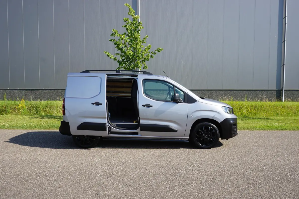 1.5 BlueHDi 100 L1 in Topstaat ||MARGE geen BTW |1e eigenaar |Metallic |Cruise |Navigatie |Carplay |Android Auto |EURO6D |100 pk |Betimmering