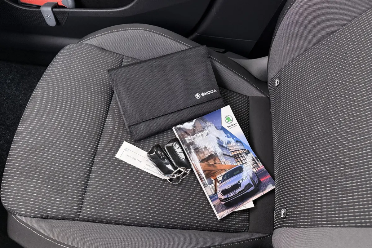 1.4 TSI iV PHEV Business Sport Trekhaak Carplay 18' velgen