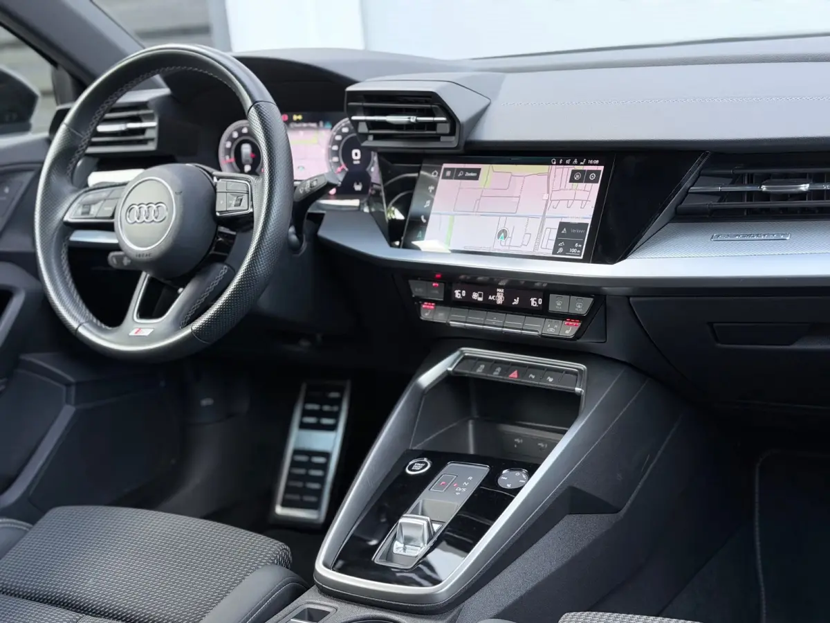 40 TFSI quattro S-Line Camera/AppleCarPlay