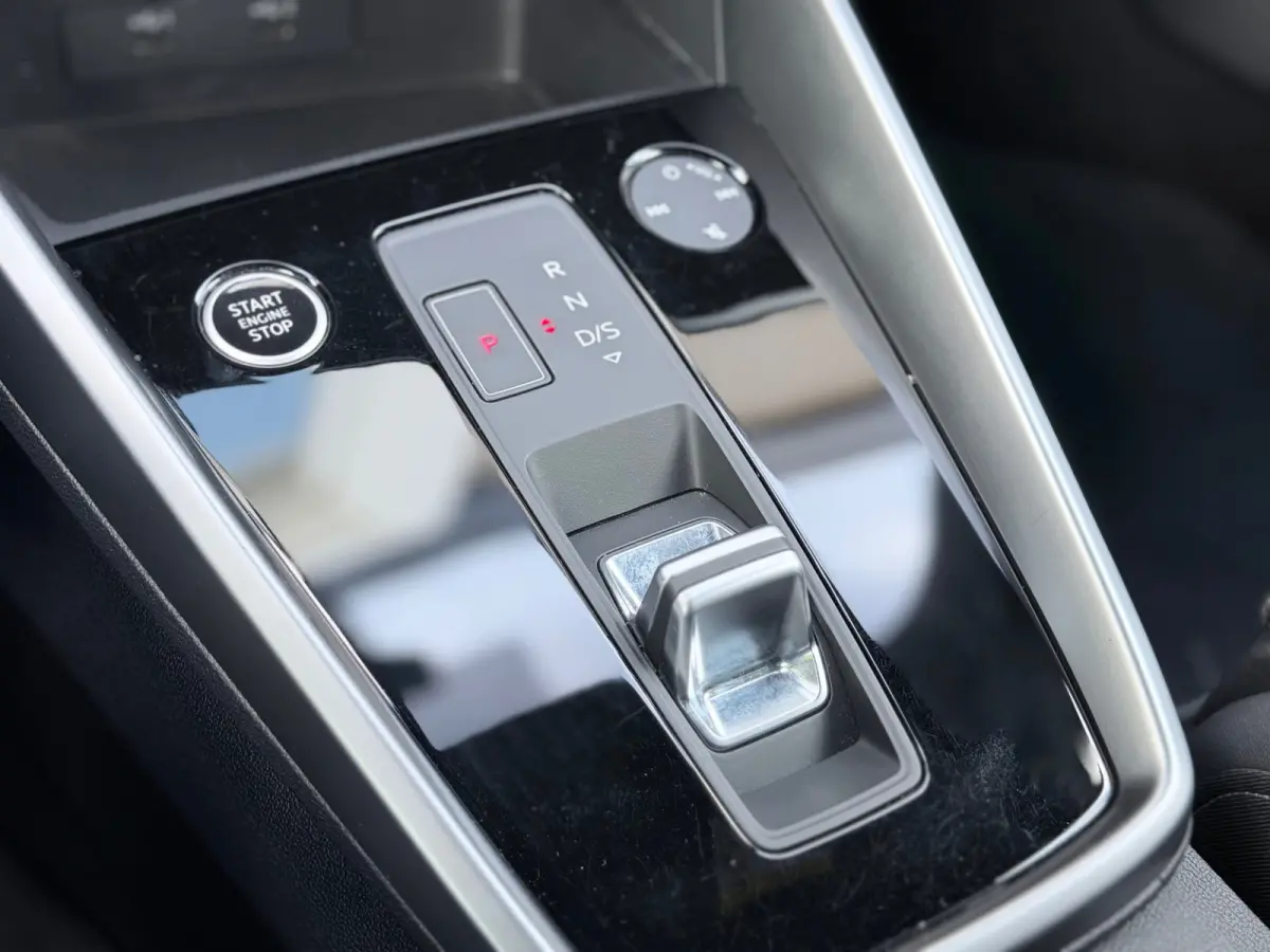 40 TFSI quattro S-Line Camera/AppleCarPlay