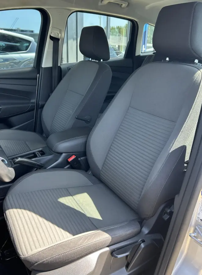 1.5 Titanium 150PK | Trekhaak | 1500KG Trekgewicht | 2e Eigenaar | NL AUTO | Onderhoudshistorie | Achteruitrijcamera | Navigatie | Parkeersensoren | Cruise Control | Climate Control | Armste
