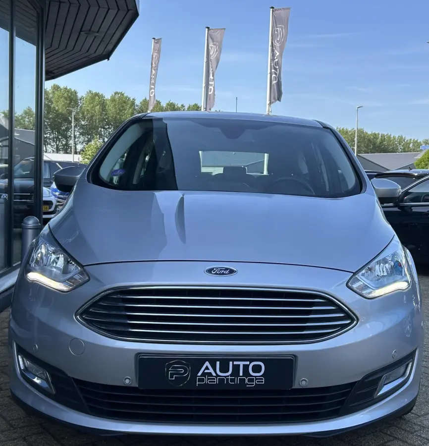 1.5 Titanium 150PK | Trekhaak | 1500KG Trekgewicht | 2e Eigenaar | NL AUTO | Onderhoudshistorie | Achteruitrijcamera | Navigatie | Parkeersensoren | Cruise Control | Climate Control | Armste