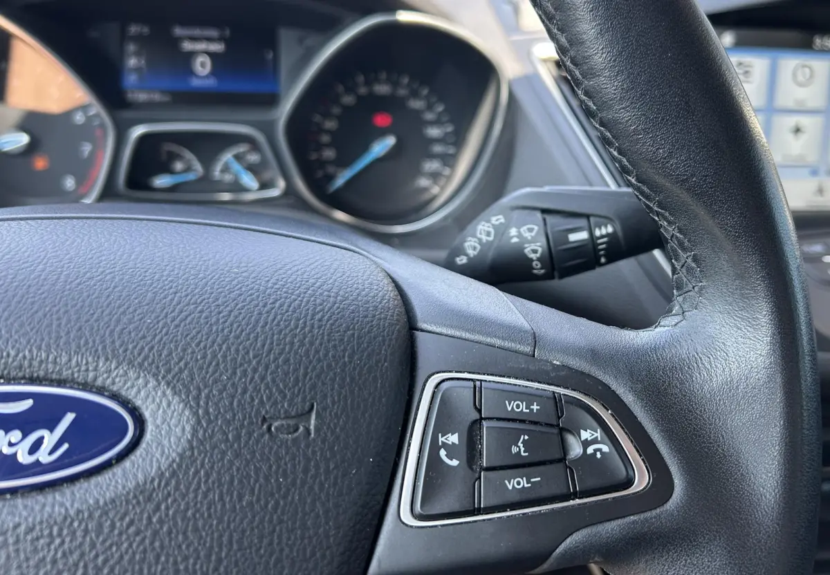 1.5 Titanium 150PK | Trekhaak | 1500KG Trekgewicht | 2e Eigenaar | NL AUTO | Onderhoudshistorie | Achteruitrijcamera | Navigatie | Parkeersensoren | Cruise Control | Climate Control | Armste