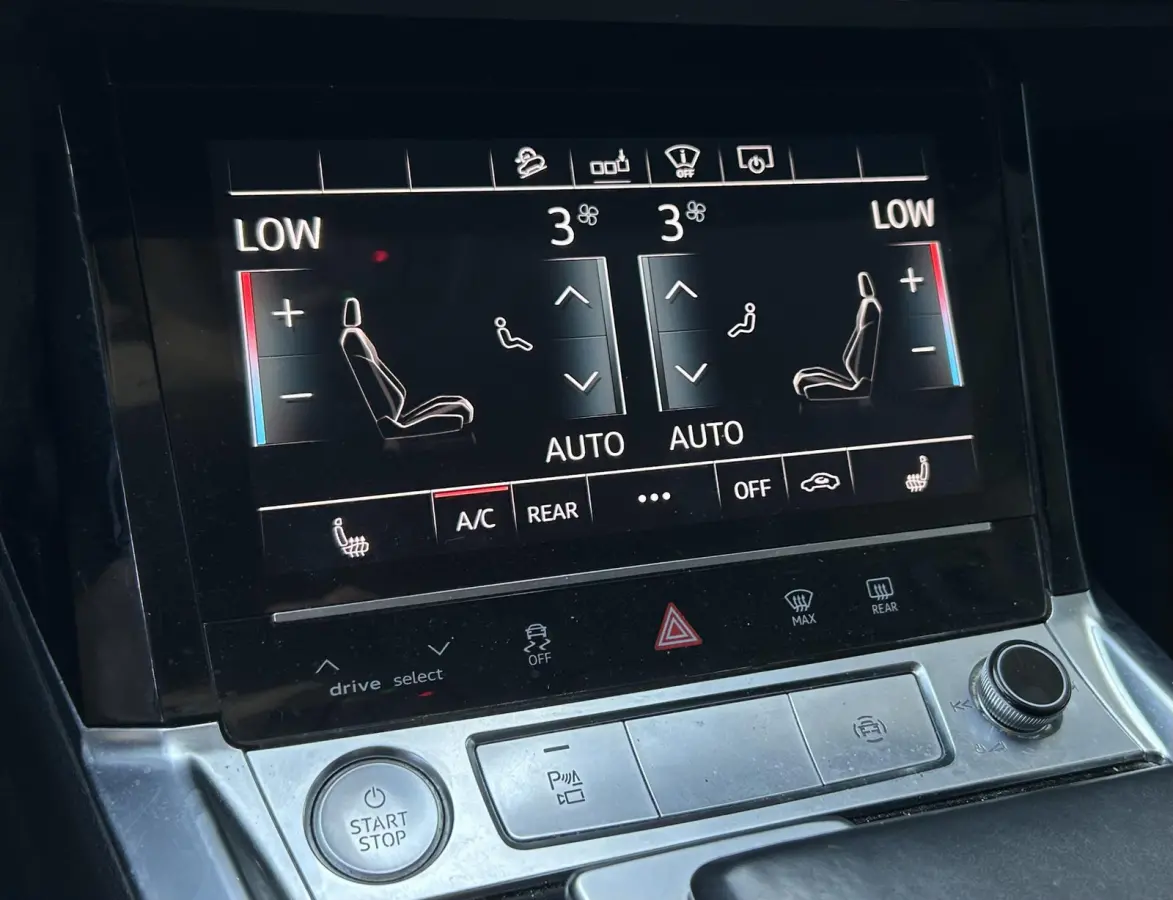 e-tron 55 quattro 95 kWh 408PK | SOH 87,6% | DEALERONDERHOUDEN | Zeer Nette Staat! | Luxe Lederen Stoelen Elektrisch Met Memory | Achteruitrijcamera | Virtual Mirrors | Head Up Display | Ele