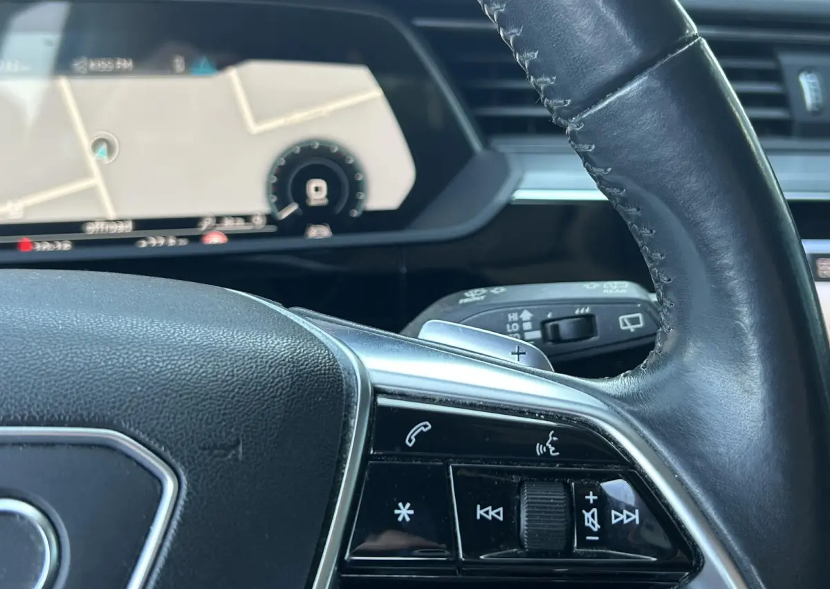 e-tron 55 quattro 95 kWh 408PK | SOH 87,6% | DEALERONDERHOUDEN | Zeer Nette Staat! | Luxe Lederen Stoelen Elektrisch Met Memory | Achteruitrijcamera | Virtual Mirrors | Head Up Display | Ele