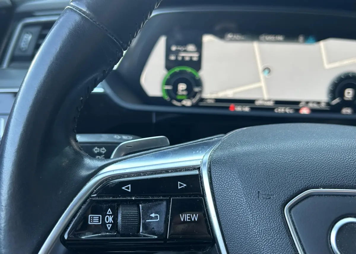 e-tron 55 quattro 95 kWh 408PK | SOH 87,6% | DEALERONDERHOUDEN | Zeer Nette Staat! | Luxe Lederen Stoelen Elektrisch Met Memory | Achteruitrijcamera | Virtual Mirrors | Head Up Display | Ele