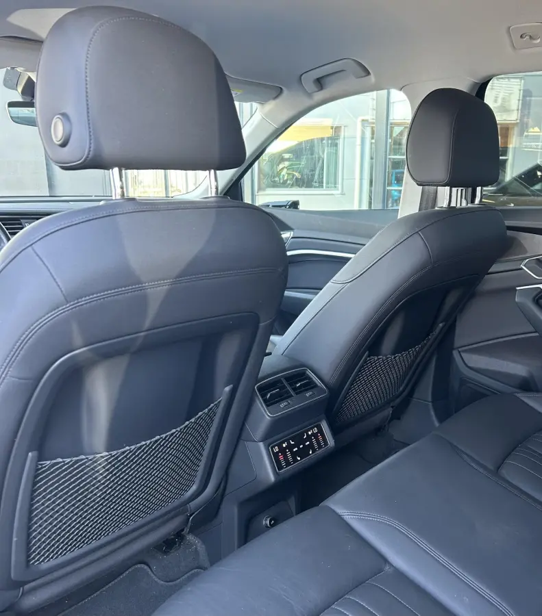 e-tron 55 quattro 95 kWh 408PK | SOH 87,6% | DEALERONDERHOUDEN | Zeer Nette Staat! | Luxe Lederen Stoelen Elektrisch Met Memory | Achteruitrijcamera | Virtual Mirrors | Head Up Display | Ele