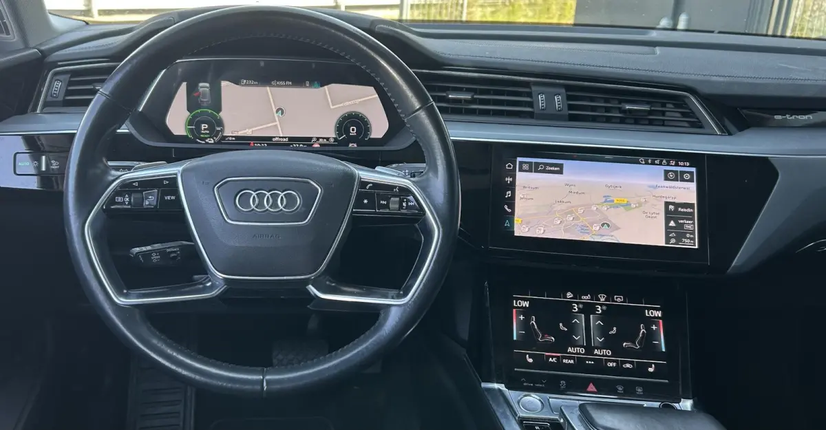 e-tron 55 quattro 95 kWh 408PK | SOH 87,6% | DEALERONDERHOUDEN | Zeer Nette Staat! | Luxe Lederen Stoelen Elektrisch Met Memory | Achteruitrijcamera | Virtual Mirrors | Head Up Display | Ele