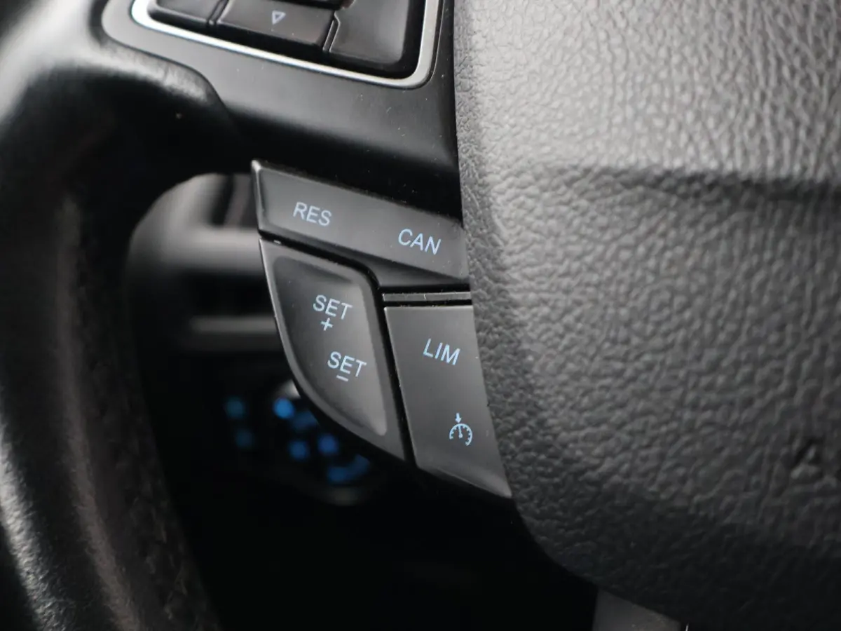 1.0 TREND + APPLE CARPLAY | LMV | CRUISE CONTROL | NAVIGATIE | AIRCO