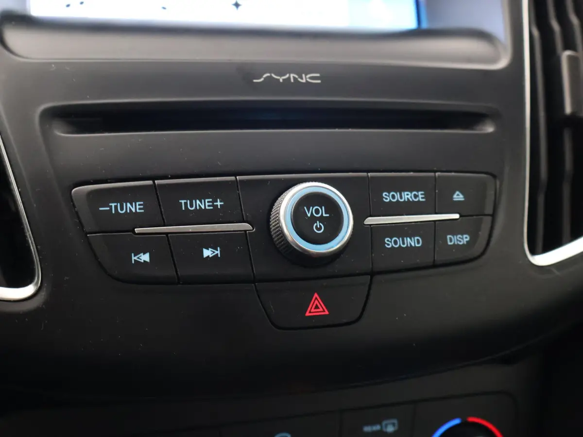 1.0 TREND + APPLE CARPLAY | LMV | CRUISE CONTROL | NAVIGATIE | AIRCO
