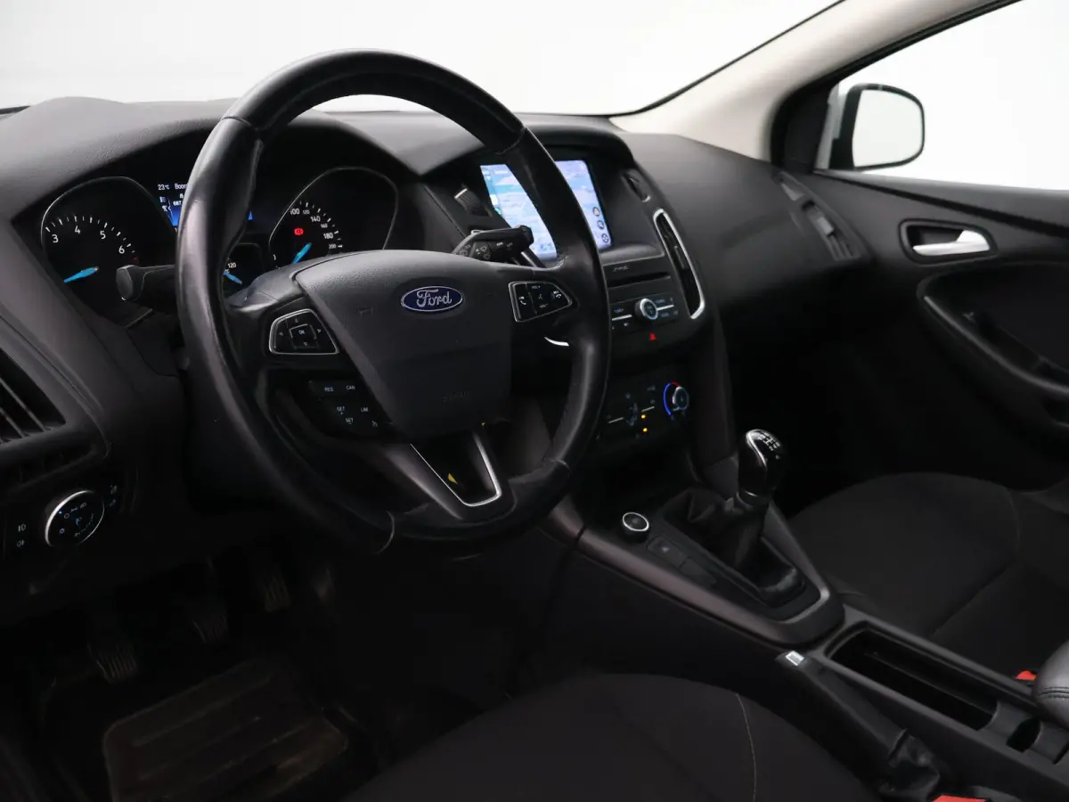 1.0 TREND + APPLE CARPLAY | LMV | CRUISE CONTROL | NAVIGATIE | AIRCO