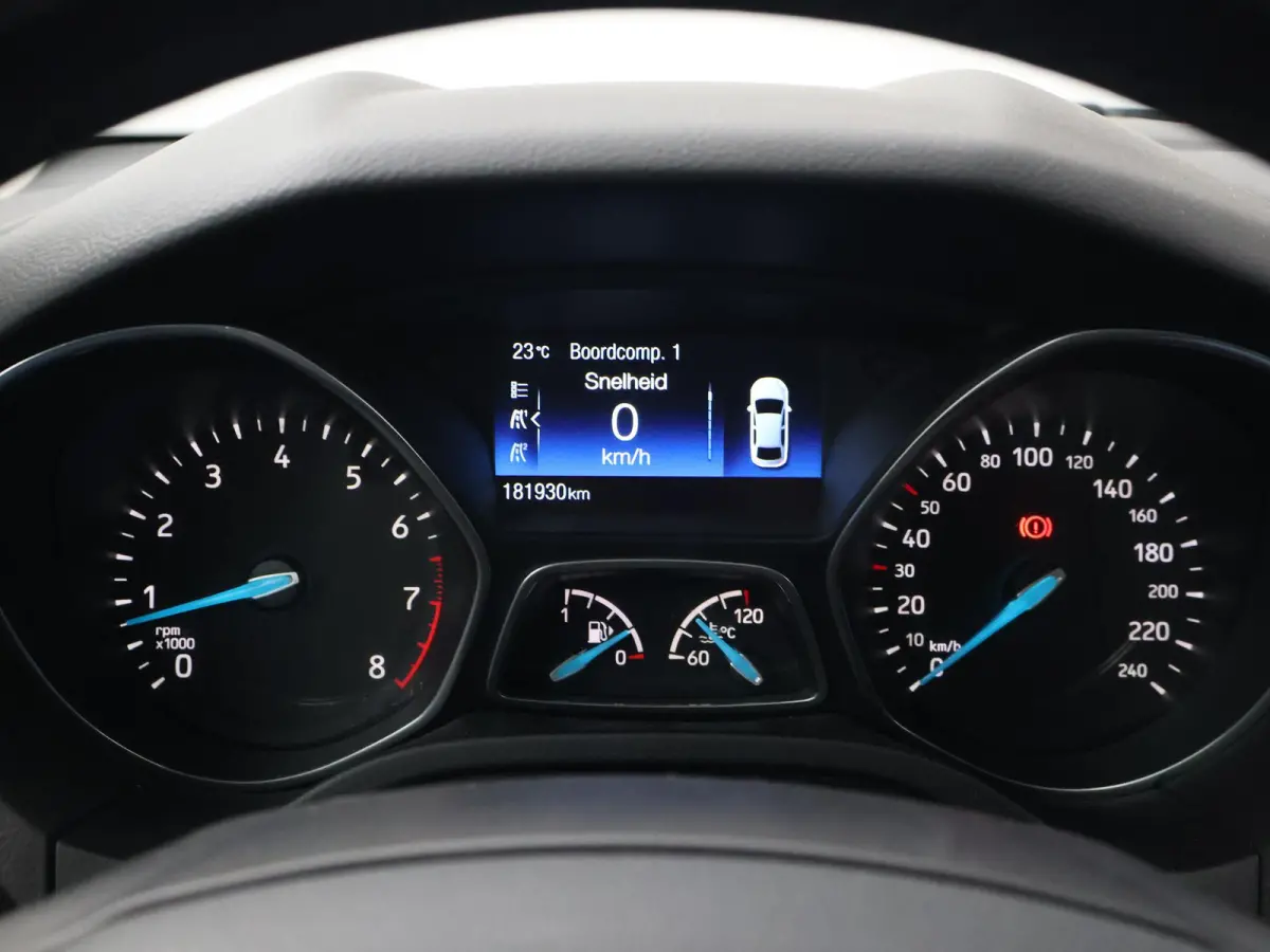 1.0 TREND + APPLE CARPLAY | LMV | CRUISE CONTROL | NAVIGATIE | AIRCO