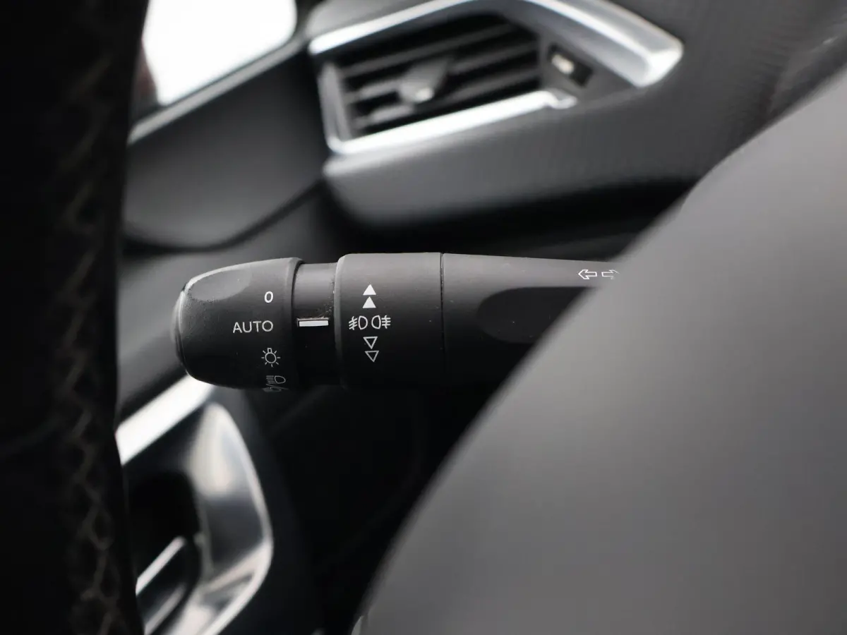 1.2 PT 110 PK ALLURE + TREKHAAK | PANORAMA | CAMERA | APPLE CARPLAY