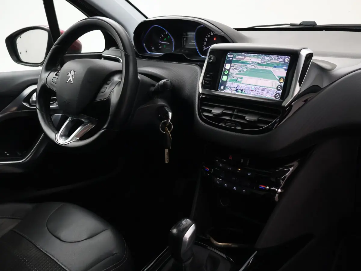 1.2 PT 110 PK ALLURE + TREKHAAK | PANORAMA | CAMERA | APPLE CARPLAY