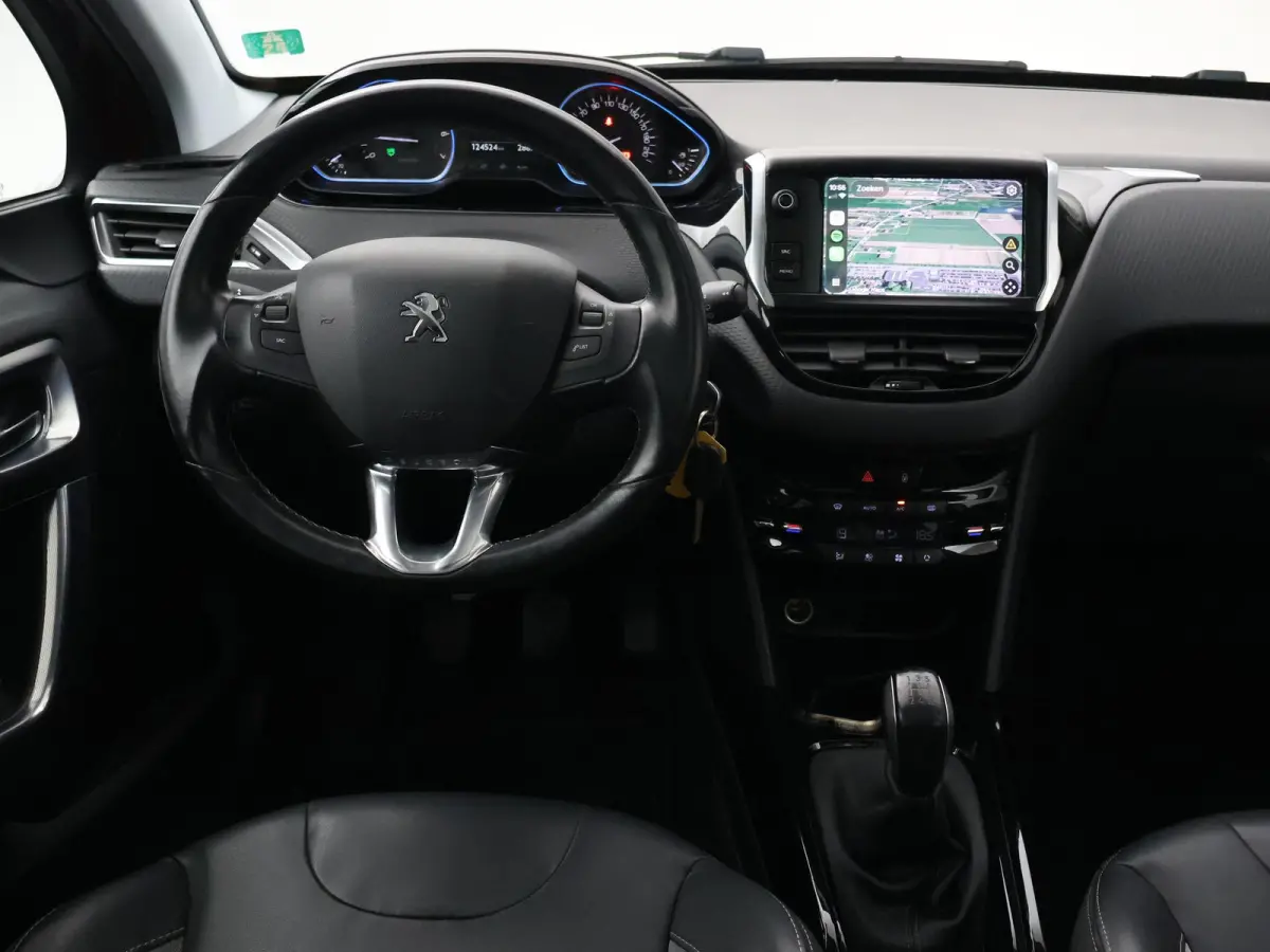1.2 PT 110 PK ALLURE + TREKHAAK | PANORAMA | CAMERA | APPLE CARPLAY