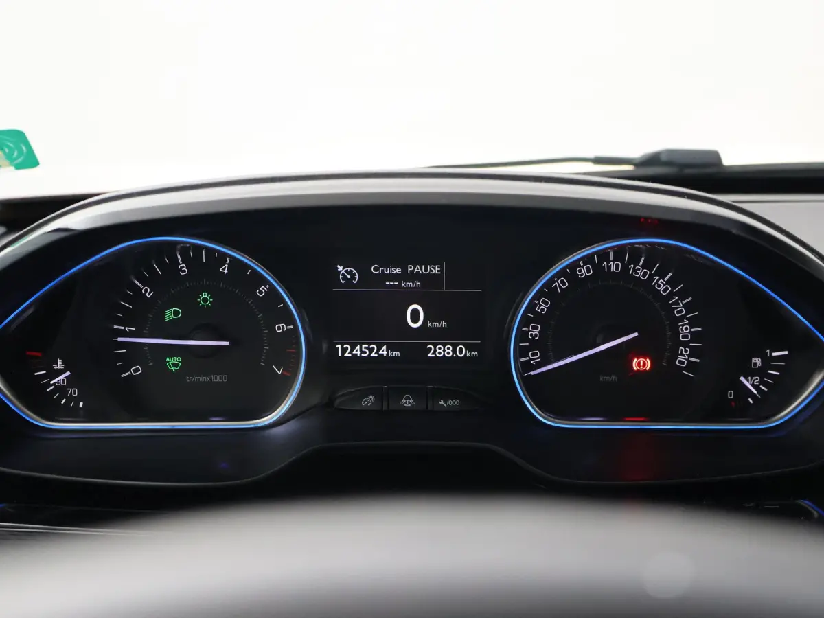 1.2 PT 110 PK ALLURE + TREKHAAK | PANORAMA | CAMERA | APPLE CARPLAY
