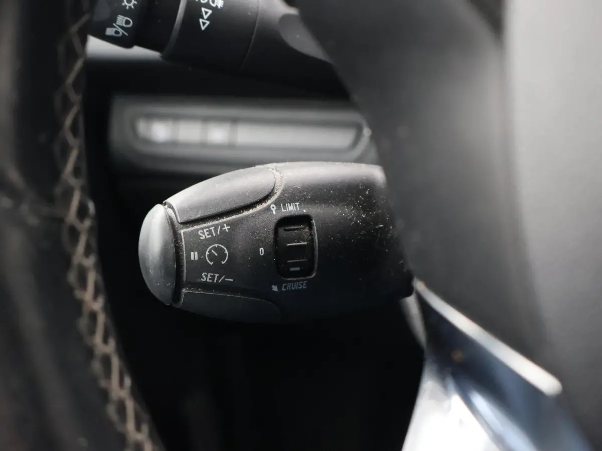 1.2 PT 110 PK ALLURE + TREKHAAK | PANORAMA | CAMERA | APPLE CARPLAY