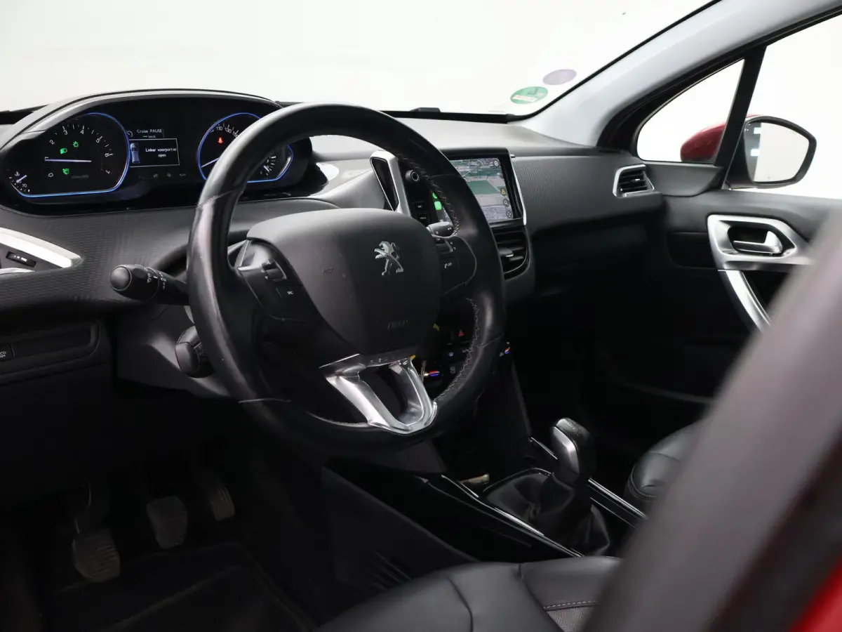 1.2 PT 110 PK ALLURE + TREKHAAK | PANORAMA | CAMERA | APPLE CARPLAY