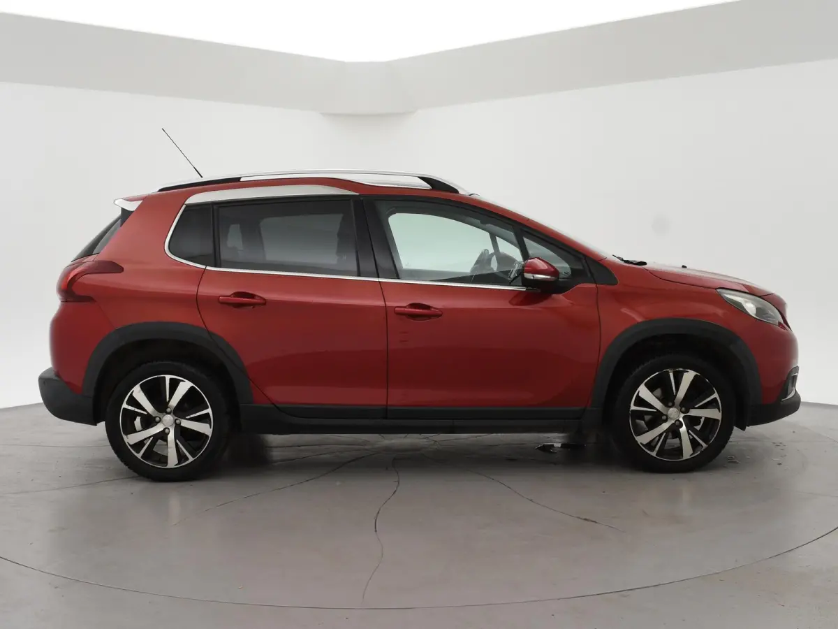 1.2 PT 110 PK ALLURE + TREKHAAK | PANORAMA | CAMERA | APPLE CARPLAY
