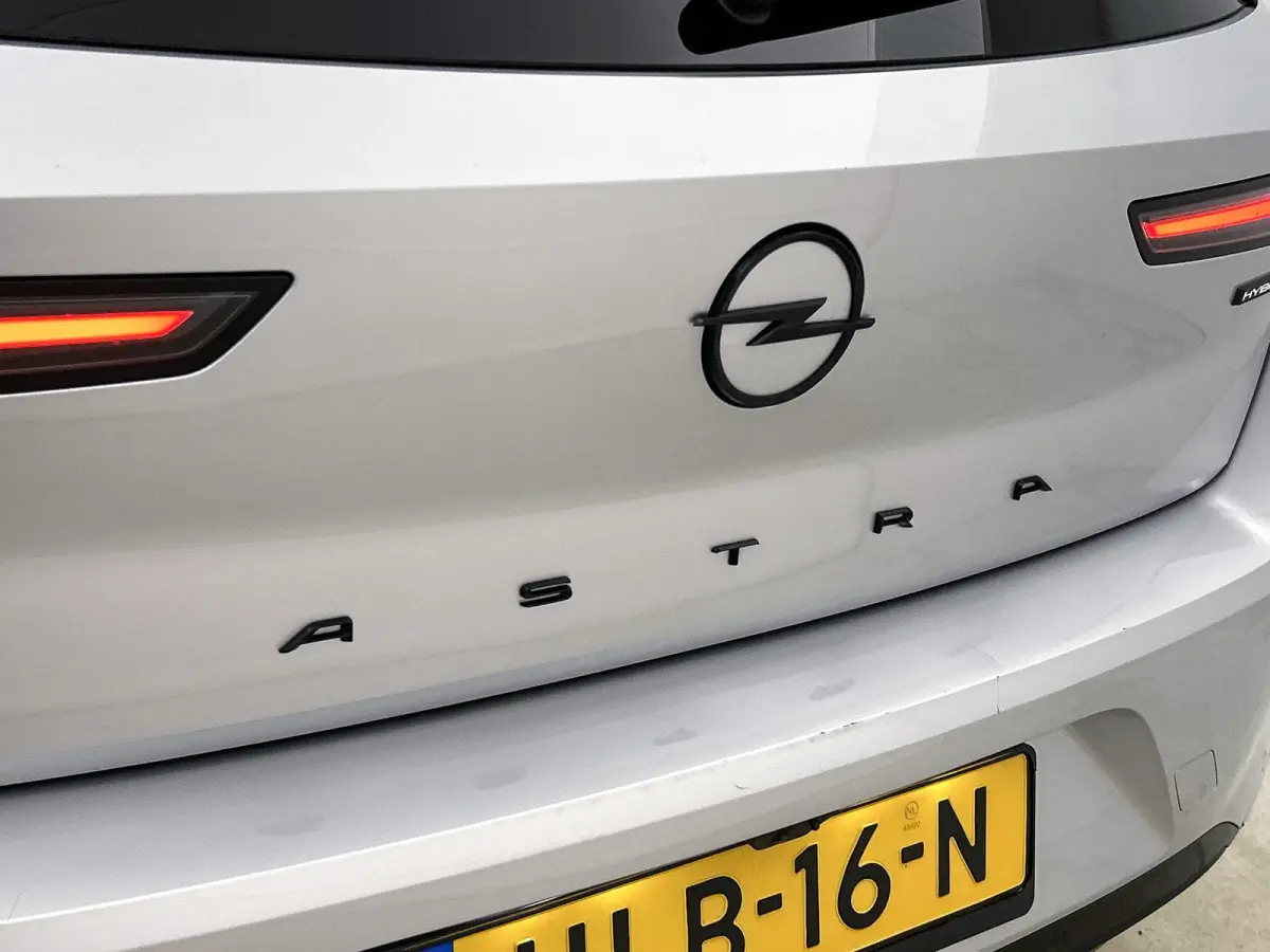1.2 145pk Hybrid GS Automaat | Navigatie | Climate Control | Adaptieve Cruise Control | 360 Camera | Keyless Entry/Start | 17"LMV | Stoel/Stuurverwarming | Apple Carplay/Android Auto |