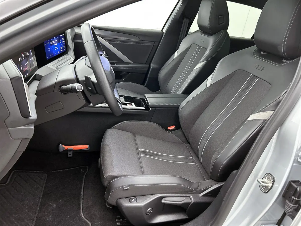 1.2 145pk Hybrid GS Automaat | Navigatie | Climate Control | Adaptieve Cruise Control | 360 Camera | Keyless Entry/Start | 17"LMV | Stoel/Stuurverwarming | Apple Carplay/Android Auto |