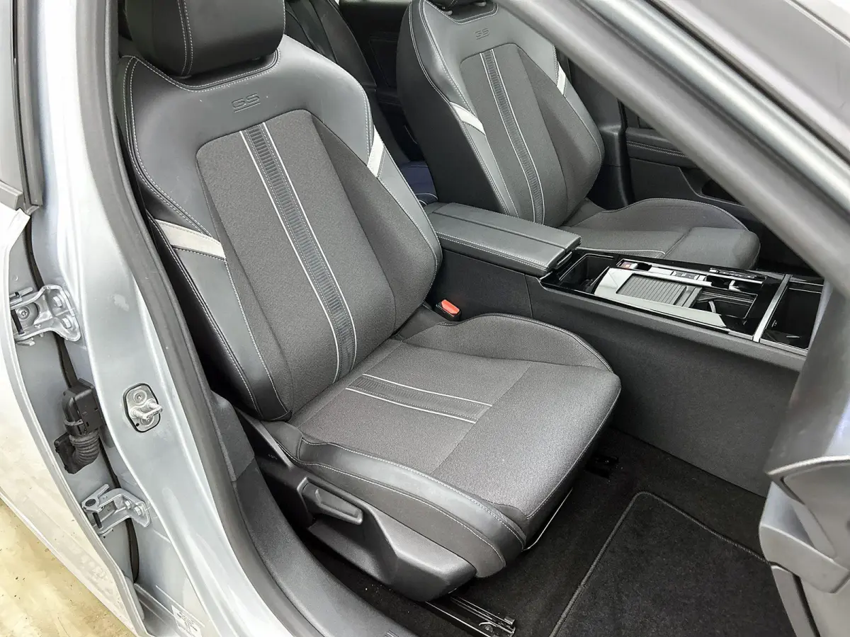 1.2 145pk Hybrid GS Automaat | Navigatie | Climate Control | Adaptieve Cruise Control | 360 Camera | Keyless Entry/Start | 17"LMV | Stoel/Stuurverwarming | Apple Carplay/Android Auto |