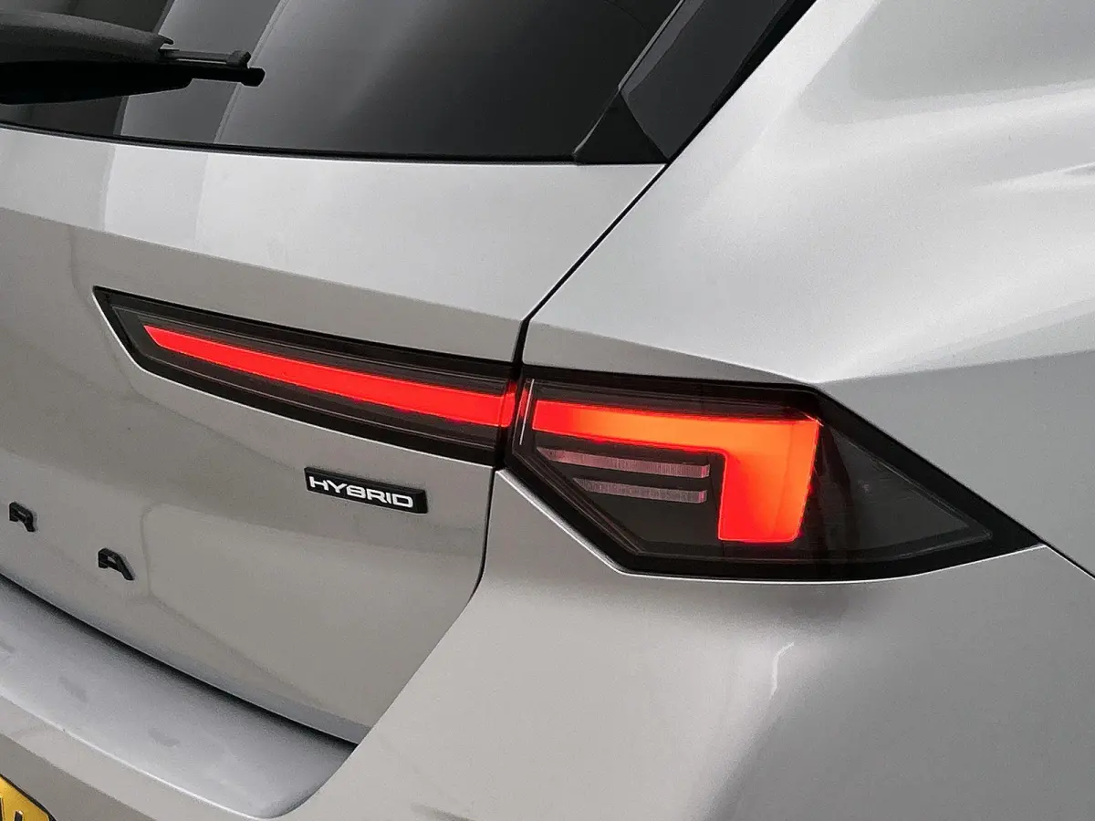 1.2 145pk Hybrid GS Automaat | Navigatie | Climate Control | Adaptieve Cruise Control | 360 Camera | Keyless Entry/Start | 17"LMV | Stoel/Stuurverwarming | Apple Carplay/Android Auto |