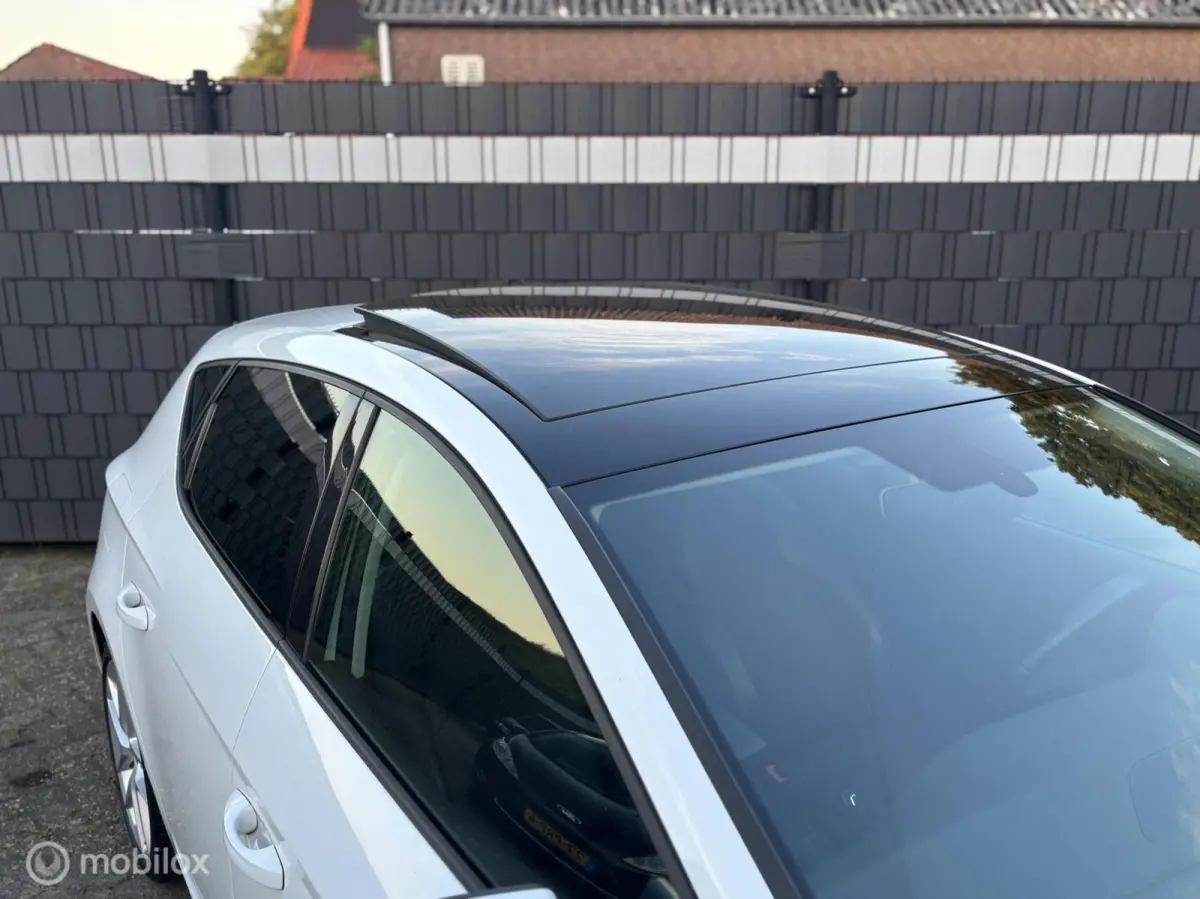 1.4 TSI FR PDC PANO DSG CARPLAY