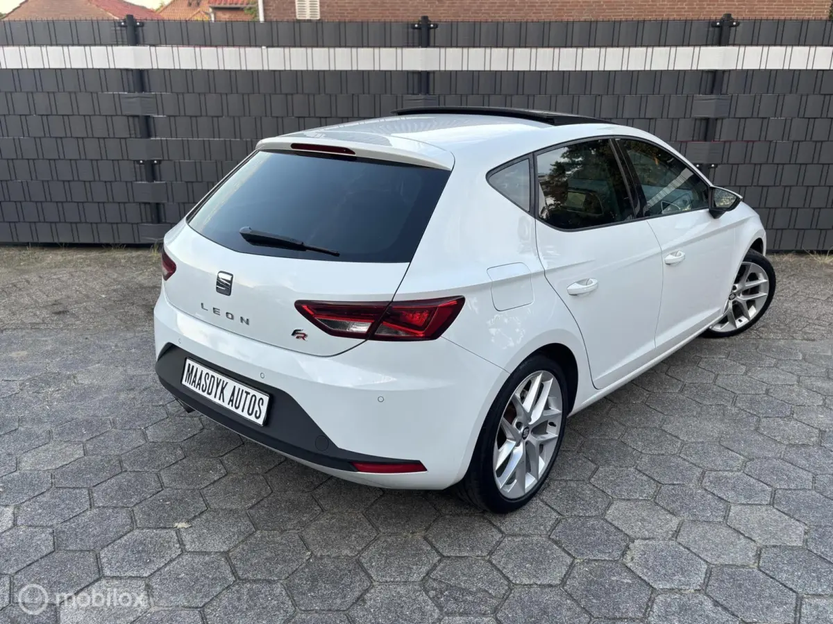 1.4 TSI FR PDC PANO DSG CARPLAY