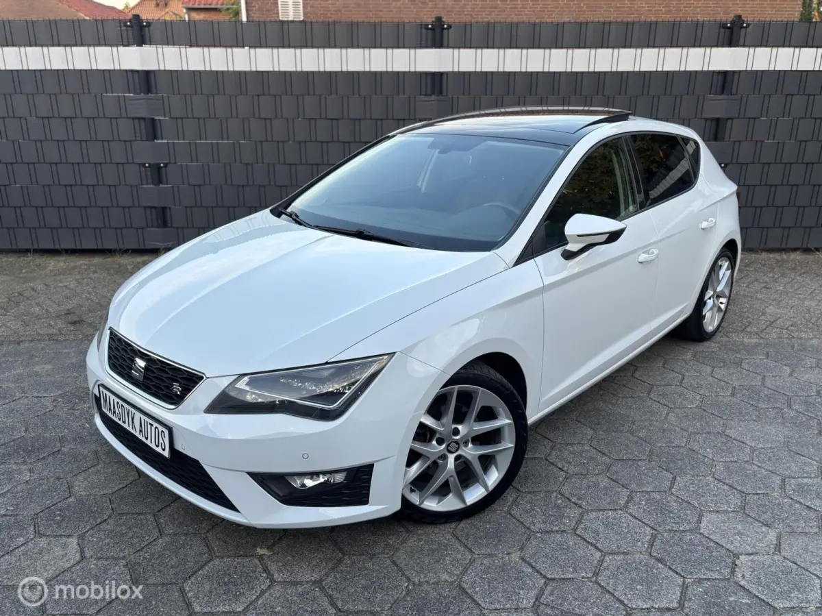 1.4 TSI FR PDC PANO DSG CARPLAY
