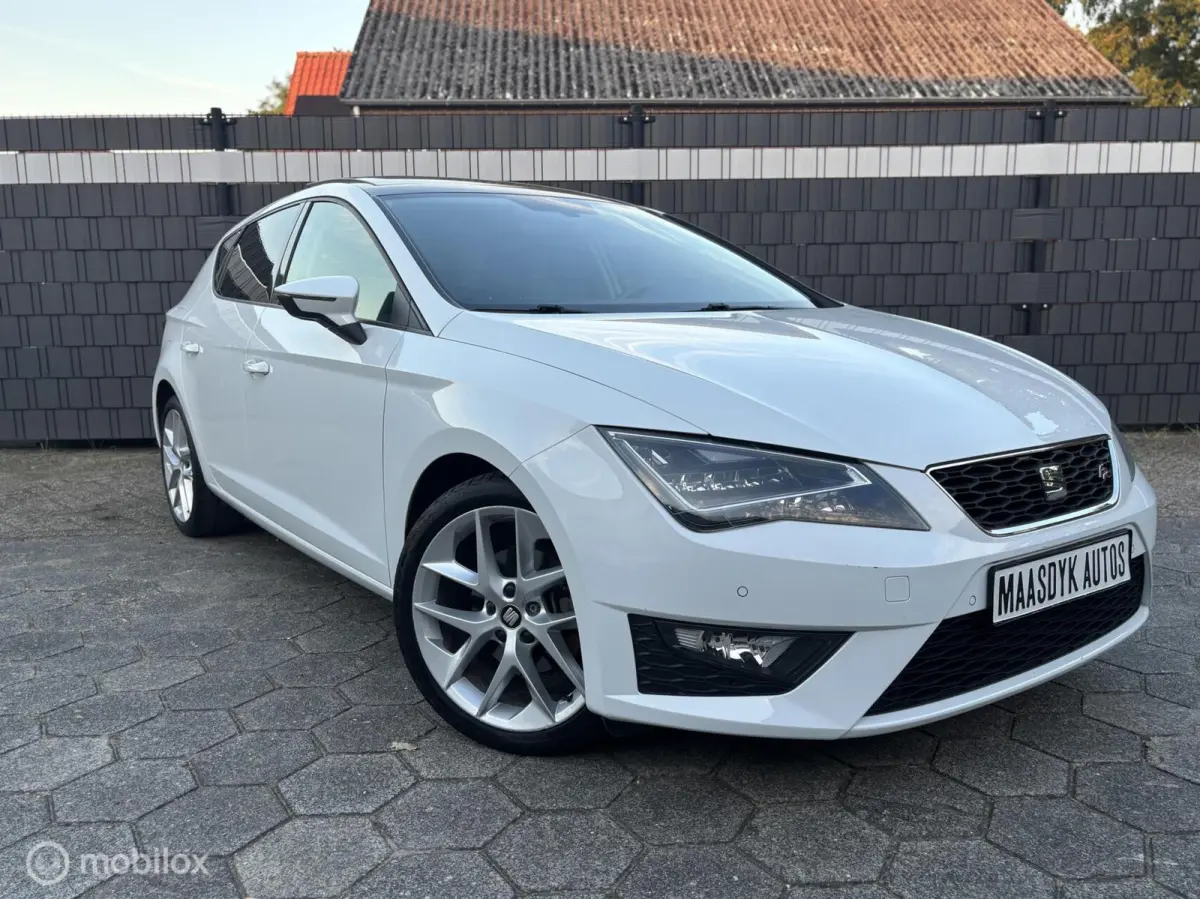 1.4 TSI FR PDC PANO DSG CARPLAY