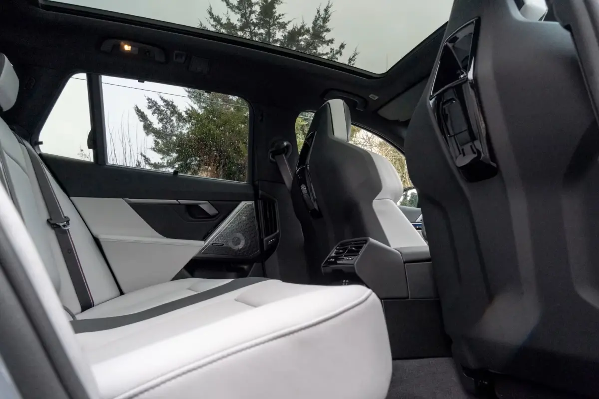 M5 ** DRIV. ASS+, M-REM, PANO, TREKH, ICONIC GLOW, MERINO LEDER, 21 INCH LMV ** 1e EIG - UNFALLFREI - Ex BMW AG ** ** INFORMEER OOK NAAR ONZE AANTREKKELIJKE FINANCIAL-LEASE TARIEVEN **