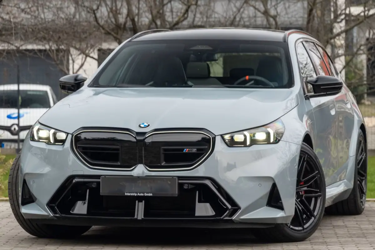 M5 ** DRIV. ASS+, M-REM, PANO, TREKH, ICONIC GLOW, MERINO LEDER, 21 INCH LMV ** 1e EIG - UNFALLFREI - Ex BMW AG ** ** INFORMEER OOK NAAR ONZE AANTREKKELIJKE FINANCIAL-LEASE TARIEVEN **